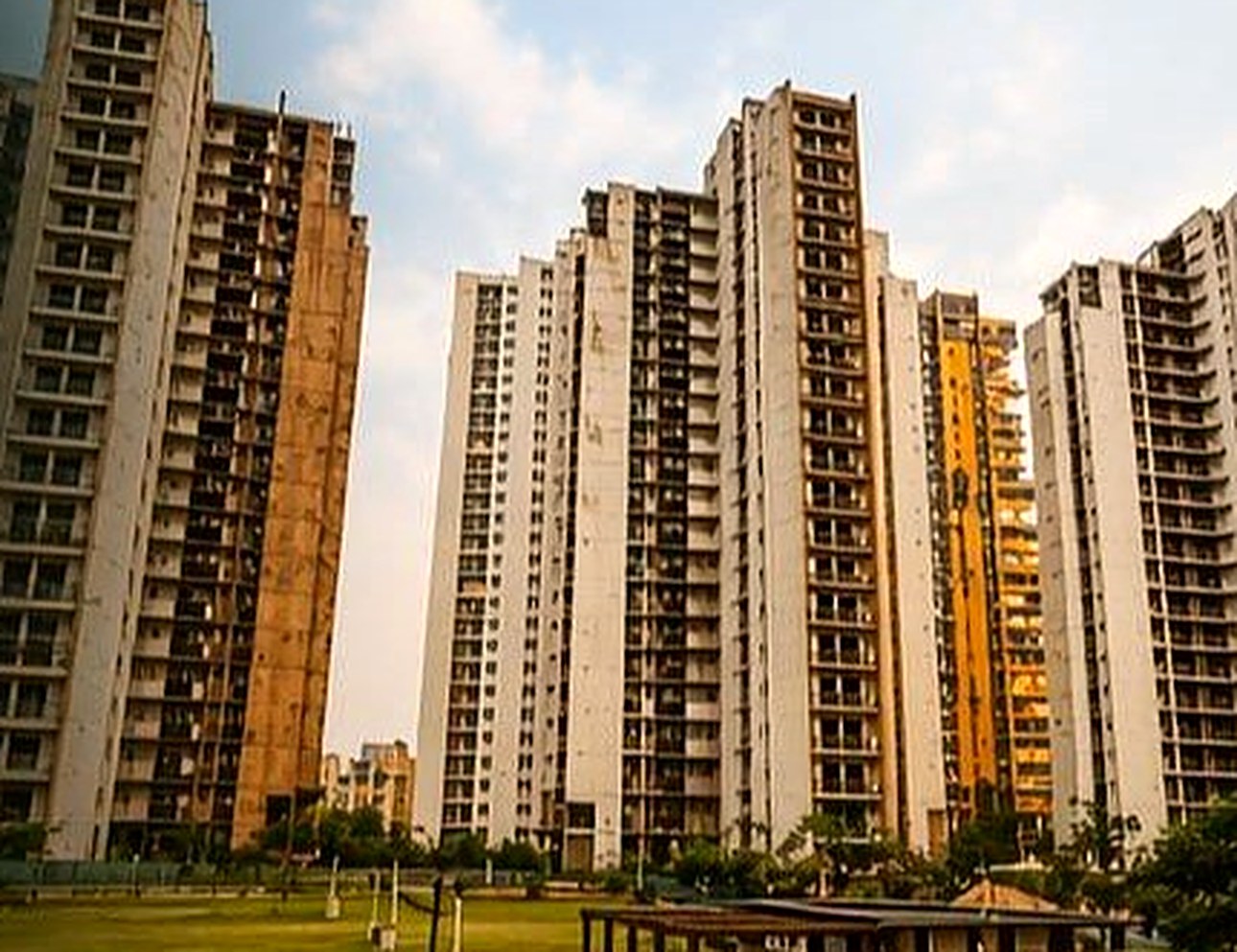 Uniworld City residential towers in Newtown